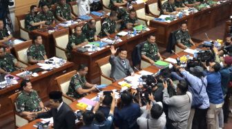Panglima Andika dan KSAD Dudung Tampil Bareng di Rapat DPR, Menhan Prabowo jadi "Penengah"