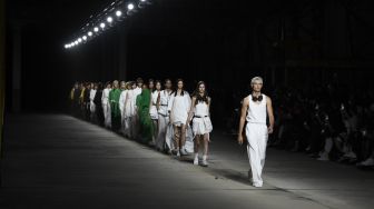 Onitsuka Tiger Menampilkan Koleksi Musim Semi/Musim Panas 2023 di Milan Fashion Week