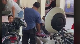 Petugas Samsat Boyolali Kepergok Pungut Biaya Cek Fisik Kendaraan, Warganet: Up Ah Biar Viral ke Mbak Najwa Shihab