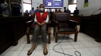 Terbukti Ancam Kirim Bom ke Pengusaha Uci Flowdea, Medina Zein Dihukum 6 Bulan Penjara