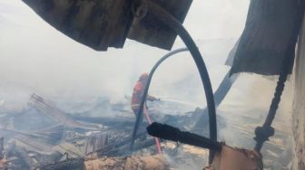 Pabrik Furnitur di Mojokerto Terbakar, Kerugian Capai Ratusan Juta