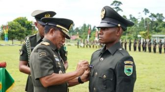 Prajurit TNI di Papua Barat Diminta Jangan Cengeng