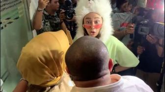 Ribut Lagi Dengan Razman Arif Nasution, Denise Chariesta Joget-Joget Sambil Teriak Botak