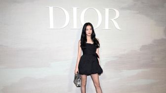 Jisoo BLACKPINK Jadi Trending, Little Black Dress Hitam yang Dipakai Show Dior di Paris Fashion Week Jadi Sorotan