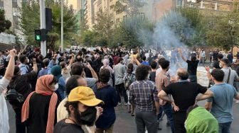 Protes di Iran Berlanjut, Polisi Bentrok dengan Warga