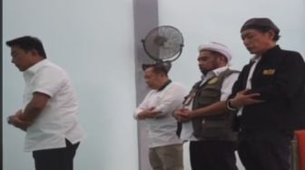 Viral Video Jenderal Moeldoko Jadi Imam Salat, Warganet: Sudah Dekat Pemilu, Lagu Lama Kemasan Baru?