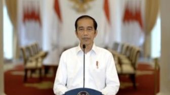 Jokowi Kunker Sultra, Sambangi PKL hingga Bagikan BLT BBM dan BSU