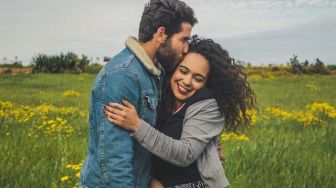 Terpopuler Lifestyle: Ciri Kamu Nyaman Menjalin Hubungan, Tanda Pasangan Kasar Sebelum Menikah