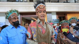 Ganjar Terbitkan Edaran ke Bupati Wali Kota di Jawa Tengah, Instruksikan Penggunaan Aspal Buton
