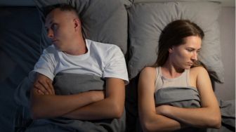 4 Penyebab Istri Tidak Memperbolehkan Suami Pergi di Malam Hari