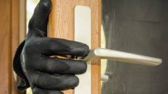 Masuk Lewat Atap, Pembobol Toko Emas di Merauke Belum Terungkap