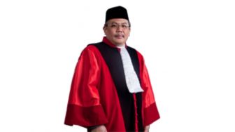 Karier Aswanto sebagai Hakim MK Penuh Lika-liku, Kini Dicopot DPR Gegara Kualitas Kinerja