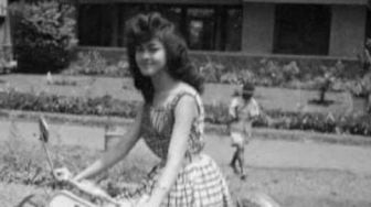 Bikin Kagum, Publik Salfok Lihat Gaya Rambut Artis Senior di Foto Lawas Tahun 1950 Ini