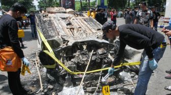 13 Mobil Polisi Rusak Hingga Dibakar Massa saat Kerusuhan di Stadion Kanjuruhan