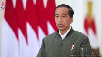 Jokowi Kaget Rakyat Habiskan Rp 100 Triliun Buat Berobat ke Luar Negeri