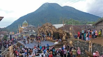 Mengintip Kemeriahan Festival Lima Gunung di Lereng Gunung Andong