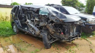 Laka Lantas Minibus Vs Truk Boks di Sungai Ambawang, Satu Orang Tewas di Tempat