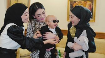 Doakan Lesti Kejora, Penampilan Celine Evangelista Pakai Mukena Malah jadi Sorotan