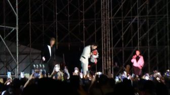 Konser Westlife di Prambanan Manggung saat Gelap, Netizen: Kecewa Parah Pokoknya