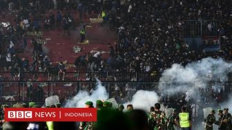 Fakta-fakta tentang Gas Air Mata di Balik Kerusuhan di Stadion Kanjuruhan