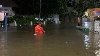10 RT di Mampang Jakarta Selatan Terendam Banjir Belasan Jam, Air Surut Jelang Subuh