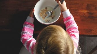 Pusing karena Anak Susah Makan? Ini 5 Cara Mengatasinya