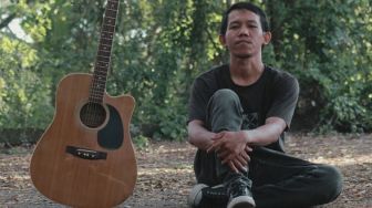 Rilis Single Perdana Hey Dinda!, Wak Cepul: Lagu Para Pejuang Mahar