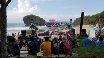 Maxi Yamaha Day 2022 Yogyakarta, Cara Apresiasi Konsumen Lewat Konsep Seru di Tepi Pantai