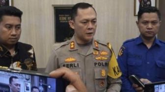 Kapolres Malang nonaktif Ferli Hidayat Tidak Menutup dan Mengunci Pintu Keluar Stadion Kanjuruhan