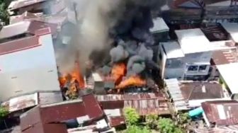 10 Rumah Terbakar di Kecamatan Bontoala Makassar, Termasuk Kantor Lurah Tompo Balang