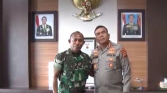 Kasus Polisi Menjilat Kue HUT TNI, Kapolda Papua Barat Minta Maaf kepada Pangdam XVIII/Kasuari