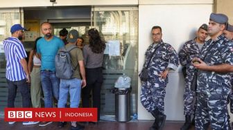 Krisis Lebanon: Bawa Pistol dan Granat, Nasabah Minta Tarik Uang Tabungan