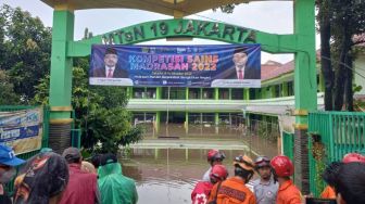 Banjir Robohkan Tembok MTsN 19 Pondok Labu Hingga Tewaskan 3 Siswa, Kemenag Beri Santunan