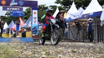 Duet Seru Rider Perempuan dan WR 155 R di Shell bLU cRU Yamaha Enduro Challenge Bogor