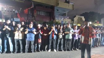 Ratusan Suporter Semen Padang FC Gelar Salat Gaib dan Doa Bersama untuk Korban Tragedi Kanjuruhan