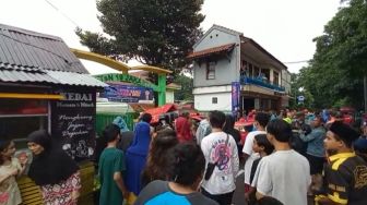 Suasana Evakuasi di MTsN 19, Petugas Damkar Hingga Sudin SDA Masih Cari Siswa