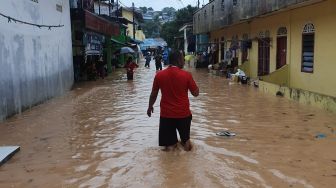 Warga Kesal, Ratusan Rumah Terendam Banjir di Tiban Kampung, Sebut Sebabnya karena Proyek Drainase