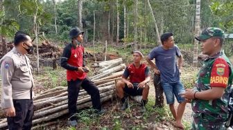 Babinsa Terus Ajak Warga Lakukan Patroli Dan Cegah Karhutlah