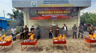 Kejari Cilegon Musnahkan Barang Bukti Kejahatan Bernilai Miliaran Rupiah