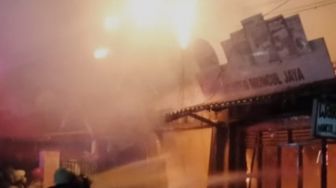 Warung Makan dan Ruko Usaha Rotan di Ciruas Kebakaran