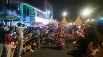 Sempat Hujan, Wayang Jogja Night Carnival Puncak HUT Ke-266 Kota Jogja Tetap Dipadati Ribuan Warga