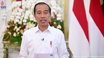 Ketika Para Petinggi Polri Menghadap Jokowi Cuma Bawa Pulpen dan Kertas, Letakkan Semua Simbol Jabatan