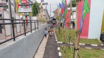 Kampung Gembira Gembrong Diresmikan, Anies Berpesan Agar Warga Rawat Fisik dan Persaudaraan