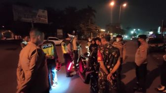 Patroli Malam, Polda Metro Tangkap Delapan Pemuda Bawa Senjata Tajam