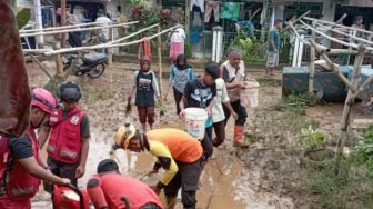 Pabrik Tahu dan Beberapa Rumah di Sukabumi Rusak Akibat Banjir