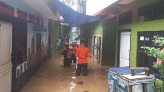 Banjir Kebon Pala Perlahan Surut, Warga Mulai Kembali ke Rumah
