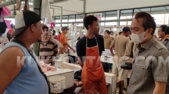 Pipa Saluran Air Tak Sesuai Spesifikasi, Lapak Pedagang Jadi 'Kolam' di Bontang