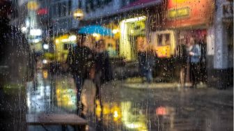 Prakiraan Cuaca Kaltim 27 November 2022, Hujan Sedang Hingga Lebat Disertai Kilat dan Angin Kencang