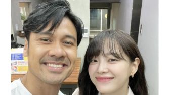 Main Drama Bareng, 5 Momen Pertemuan Chicco Jerikho dan Kim Se Jeong