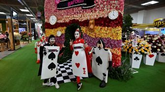 Pemandangan rangkaian bunga yang ditampilkan dalam pameran Expo Flor Ekuador 2022 di Metropolitan Convention Center, Quito, ekuador, Jumat (7/10/2022). [RODRIGO BUENDIA / AFP]